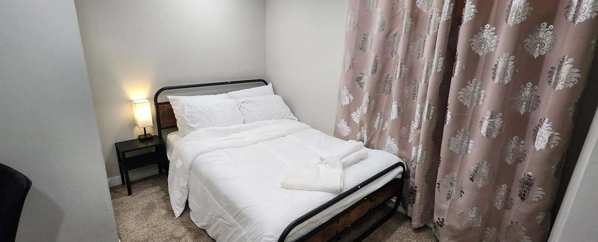 New Stylish 2-Bedroom Basement Suite Winnipeg Canada