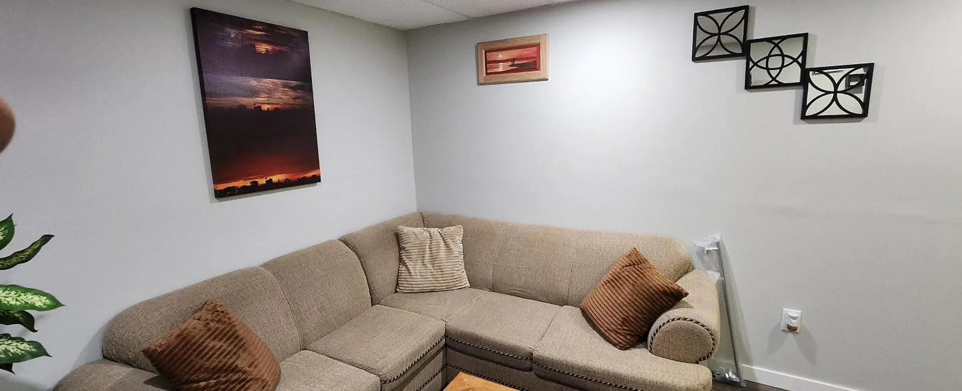 New Stylish 2-Bedroom Basement Suite Winnipeg