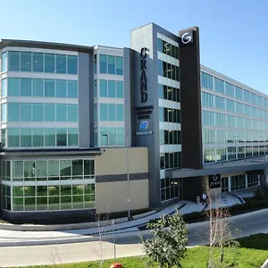 4* Hotel The Grand Airport By Lakeview